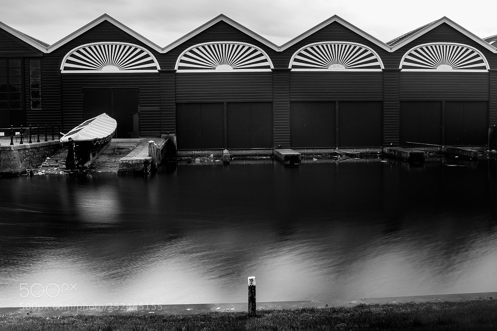 Canon EOS 700D (EOS Rebel T5i / EOS Kiss X7i) sample photo. Boat at river photography