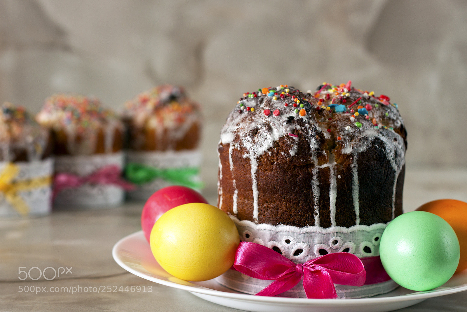 Canon EOS 500D (EOS Rebel T1i / EOS Kiss X3) sample photo. Easter bread and eggs photography