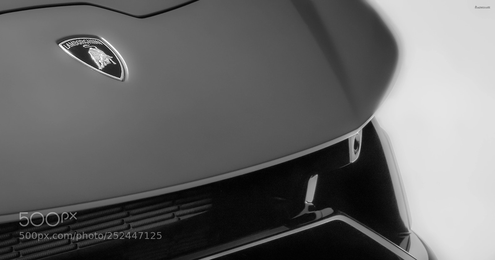 Olympus OM-D E-M5 II sample photo. Huracan front .... photography