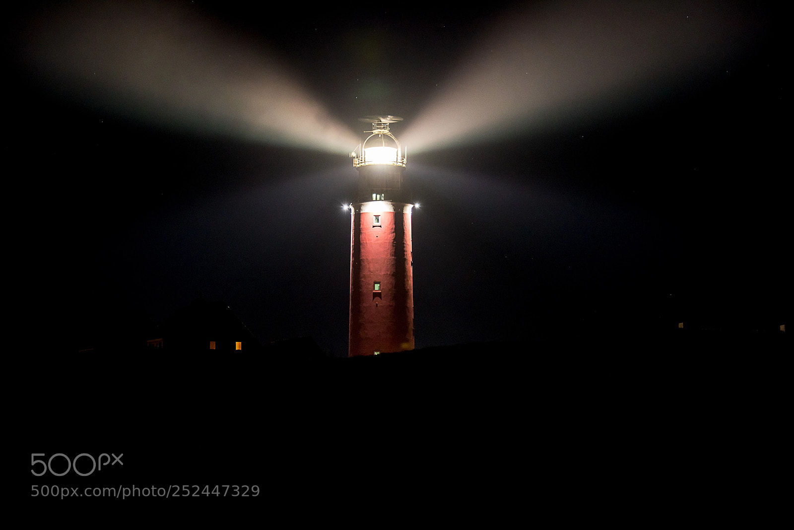 Nikon D810 sample photo. Texel lighthouse at night photography