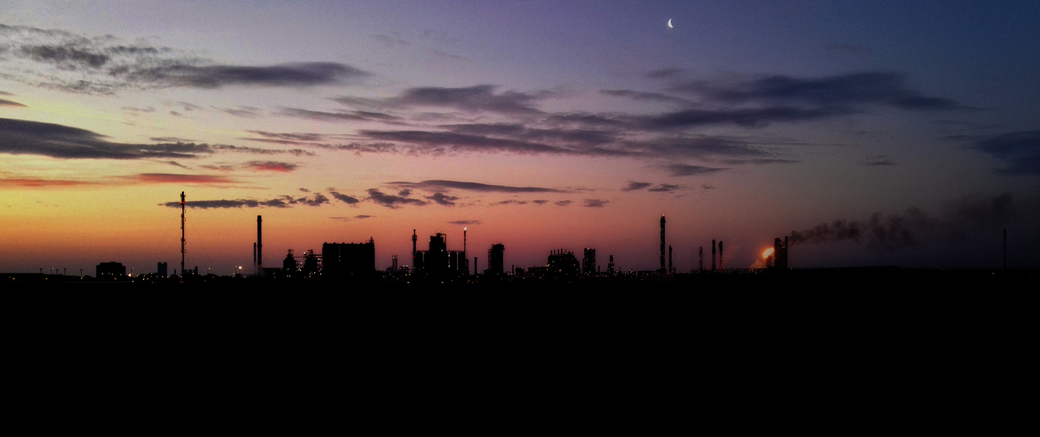 HUAWEI Honor 7 sample photo. The factory wakes up photography