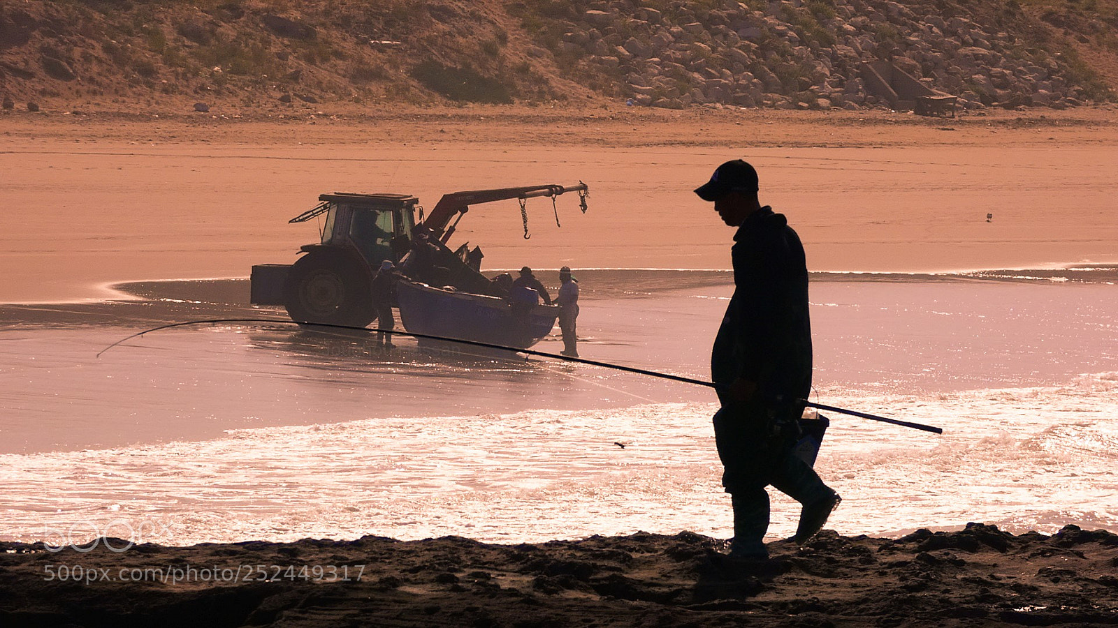 Panasonic Lumix DC-FZ80 (Lumix DC-FZ82) sample photo. Fishermen silhouette photography