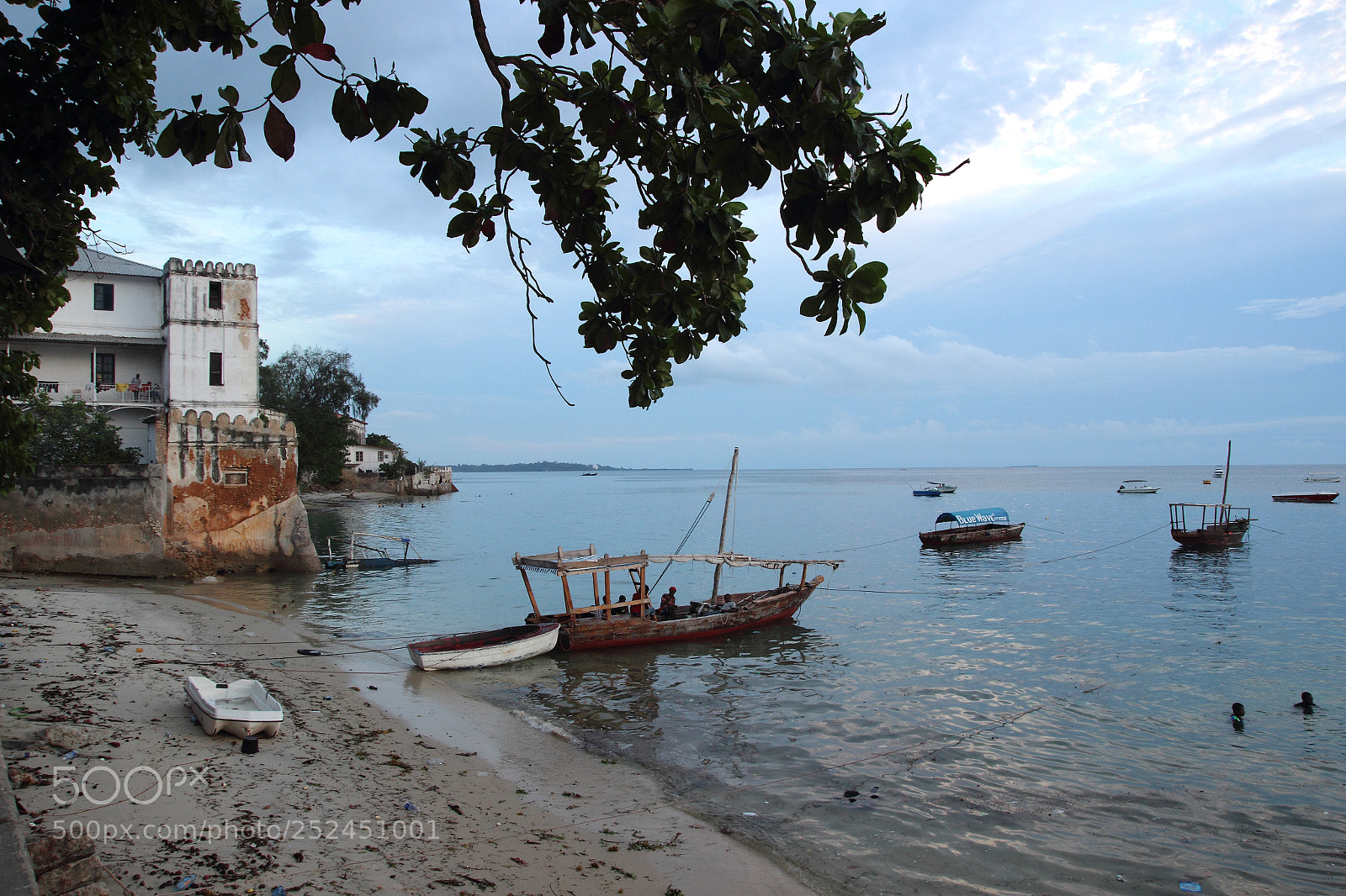 Canon EOS 600D (Rebel EOS T3i / EOS Kiss X5) sample photo. 3/52 - zanzibar city photography