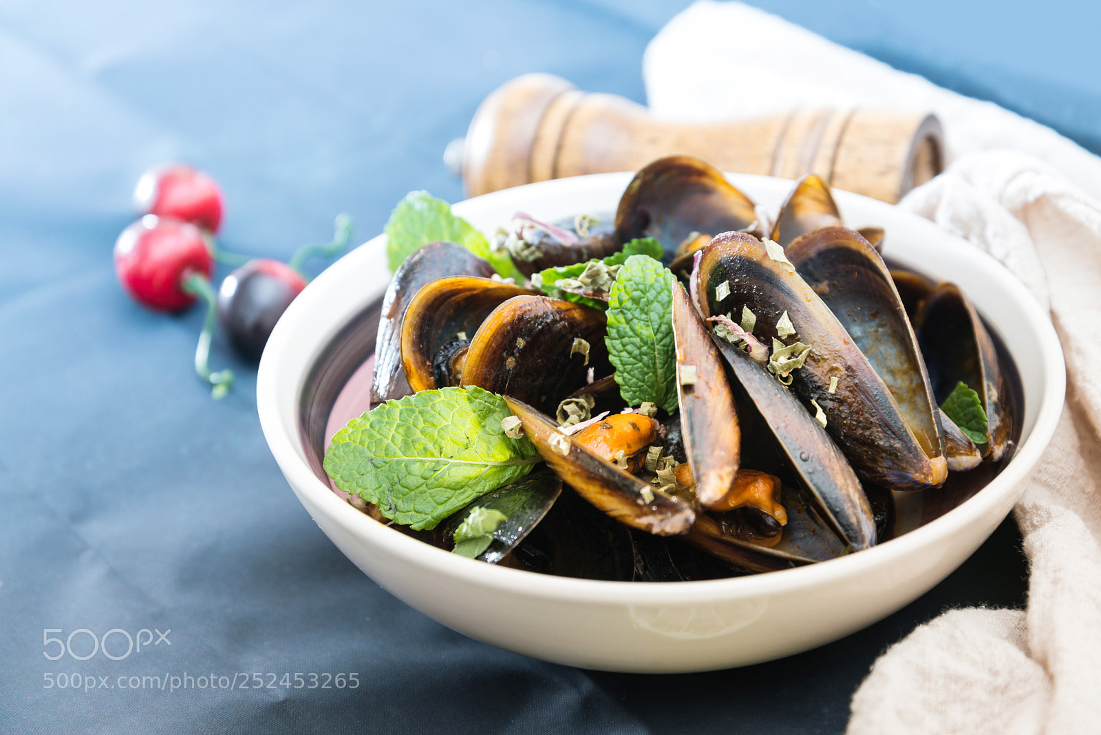 Nikon D800 sample photo. Italian steamed mussels cooked photography