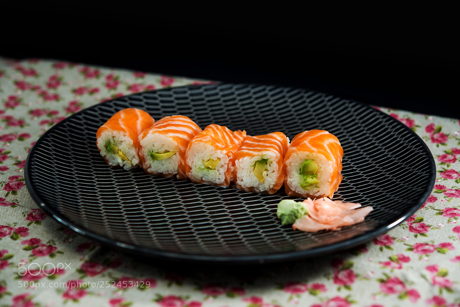 Nikon D800 sample photo. Japanese food sushi roll photography