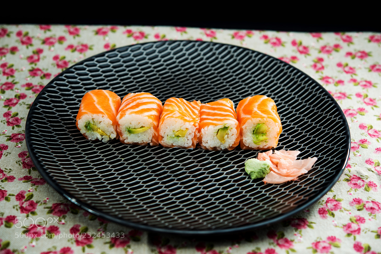 Nikon D800 sample photo. Japanese food sushi roll photography