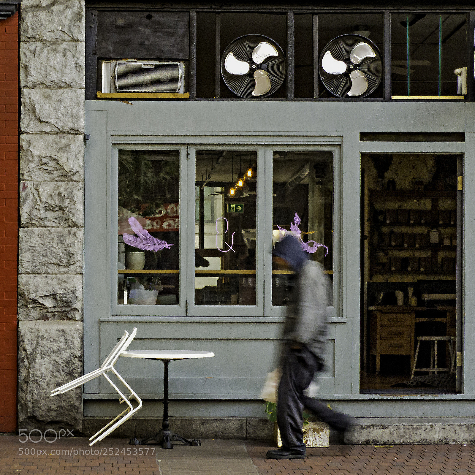 Olympus OM-D E-M10 II sample photo. Cafe 1 photography