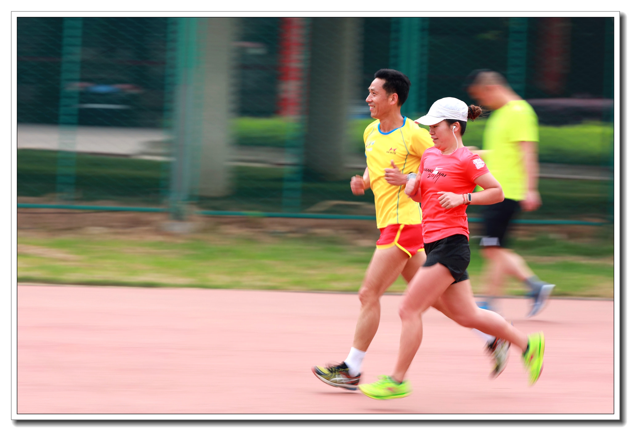 Canon EF 200mm F2L IS USM sample photo. 晨跑 photography