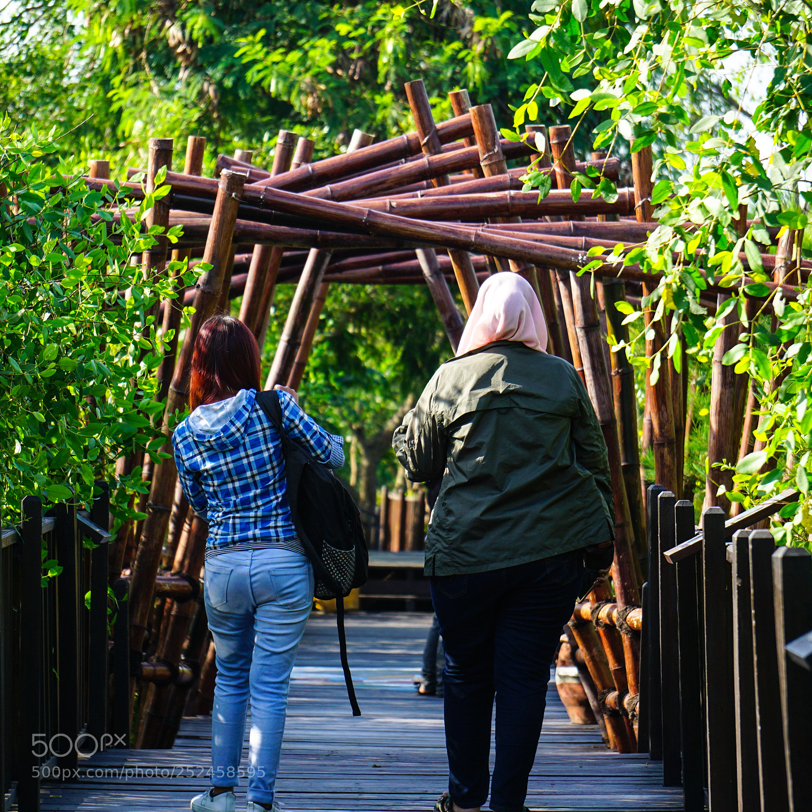 Sony a6000 sample photo. Entering the gate photography