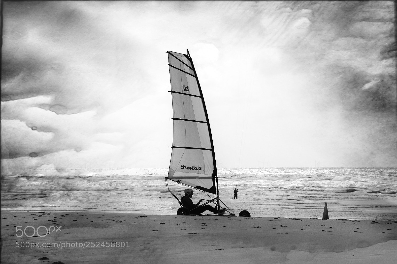 Fujifilm X-T2 sample photo. Rolling on the wind photography
