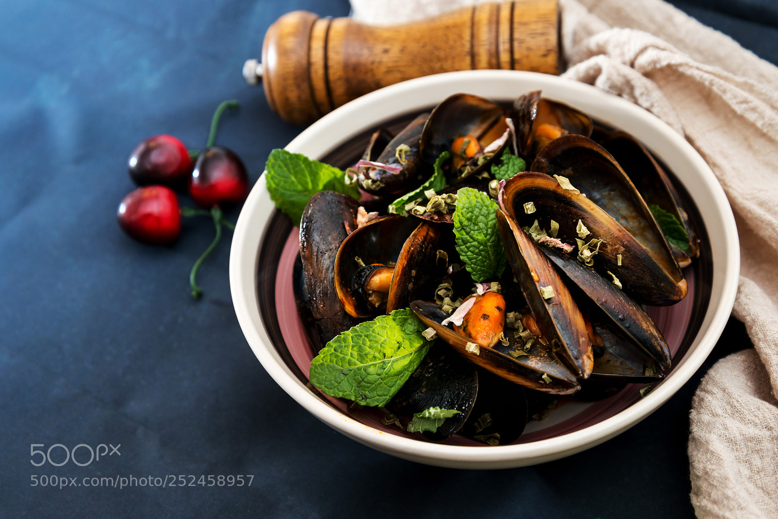 Nikon D800 sample photo. Italian steamed mussels cooked photography