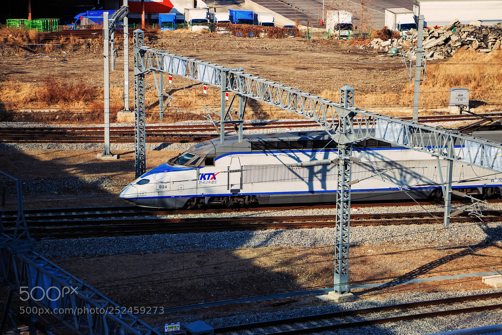 Canon EOS 70D sample photo. Ktx approaching seoul station photography