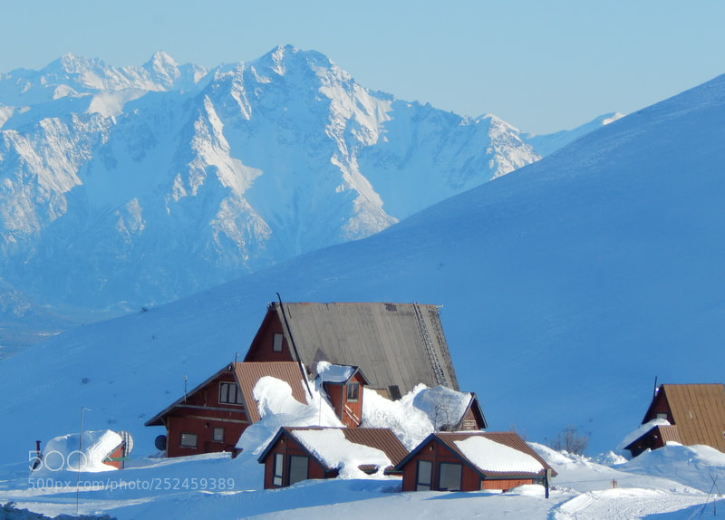Nikon Coolpix L830 sample photo. Mountain lodge and cabins photography