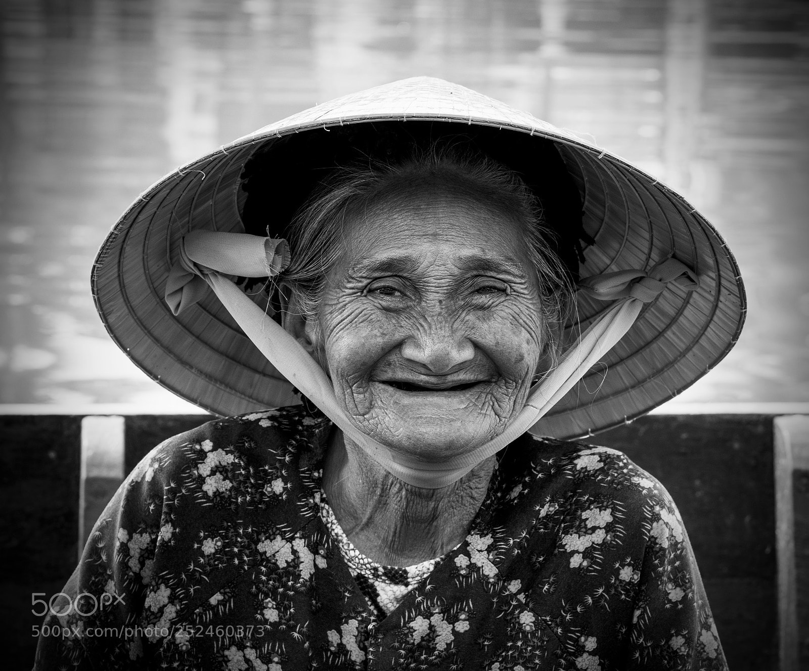 Olympus PEN-F sample photo. Hoi an woman photography