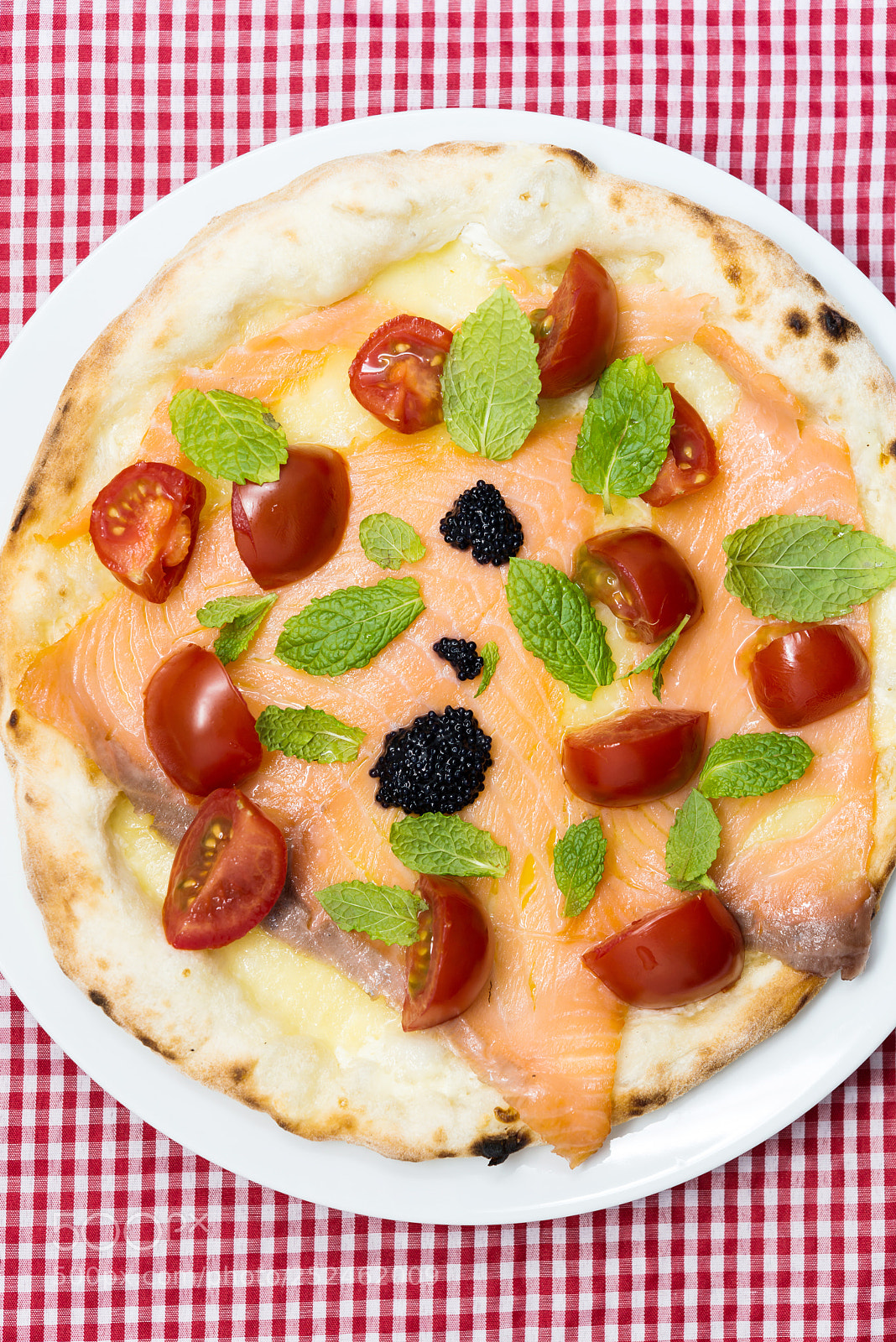 Nikon D800 sample photo. Tasty salmon pizza on photography