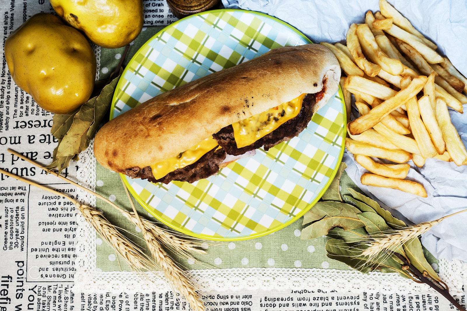 Sony Cyber-shot DSC-RX100 IV sample photo. Sandwich with steak, cheese photography
