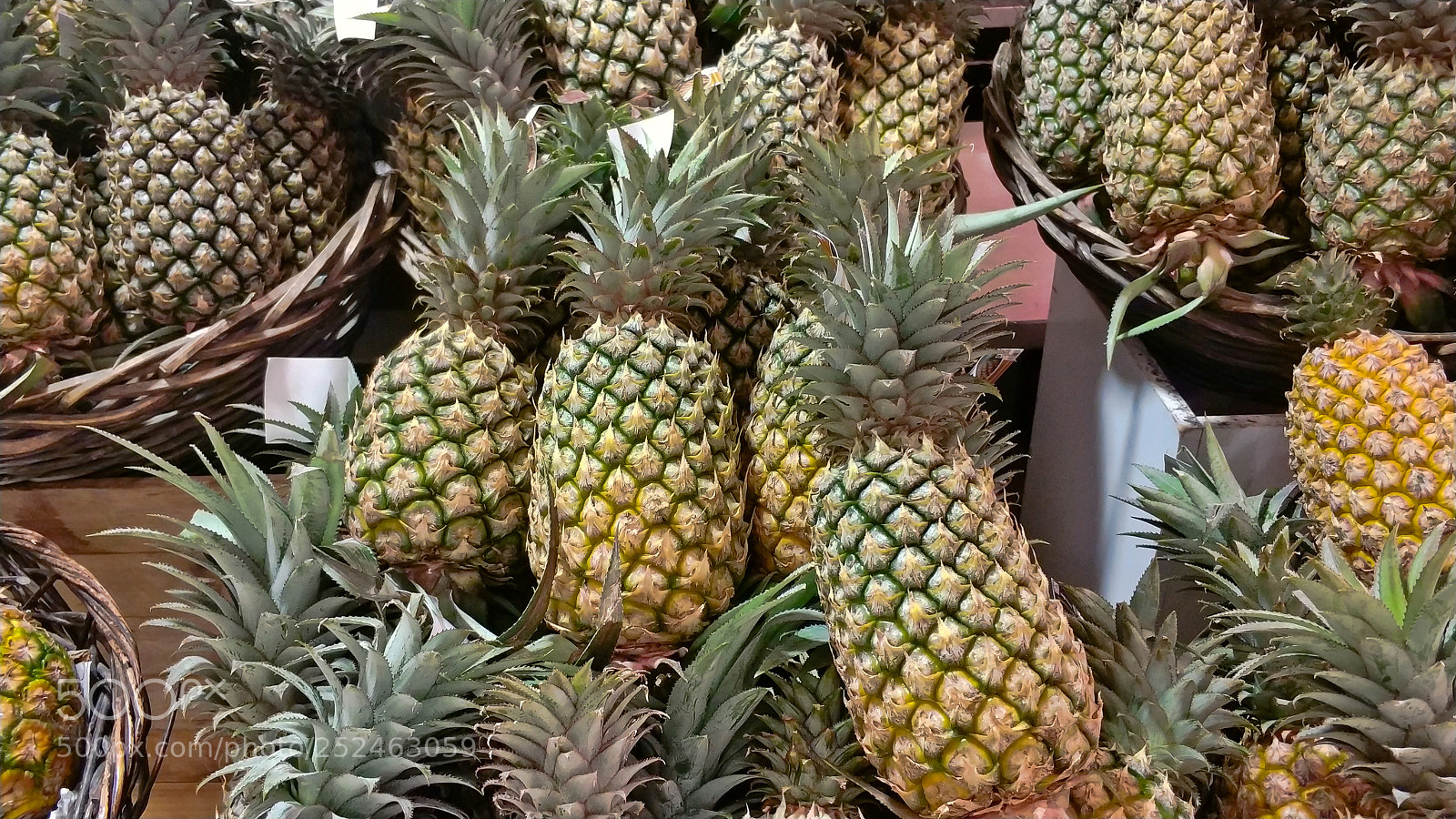 Xiaomi MI6 sample photo. Pineapple from thailand photography