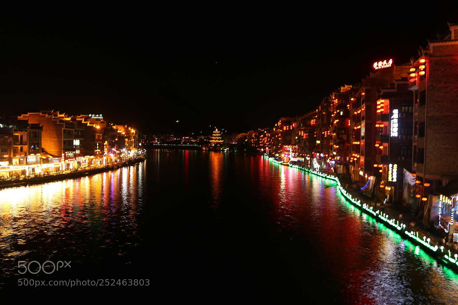 Canon EOS 6D + Canon EF 24-105mm F4L IS USM sample photo. Ancient town of fenghuang photography