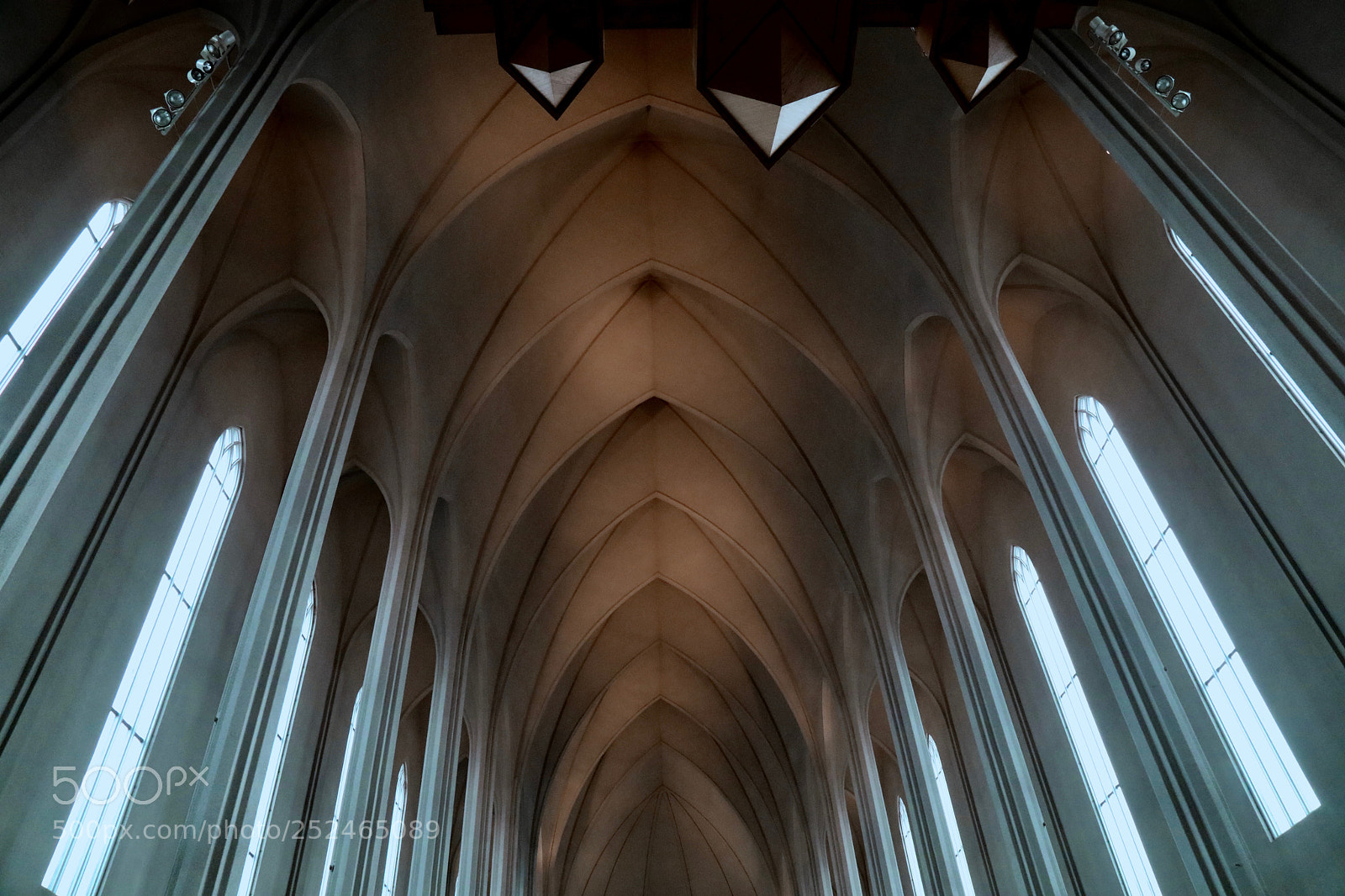 Canon EOS 5D Mark IV sample photo. Inside hallgrimskirkja photography