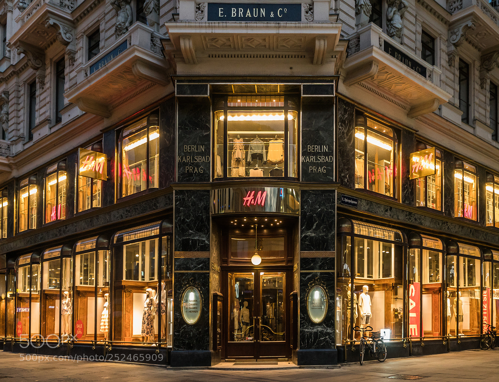 Sony a6300 sample photo. Fashion store photography