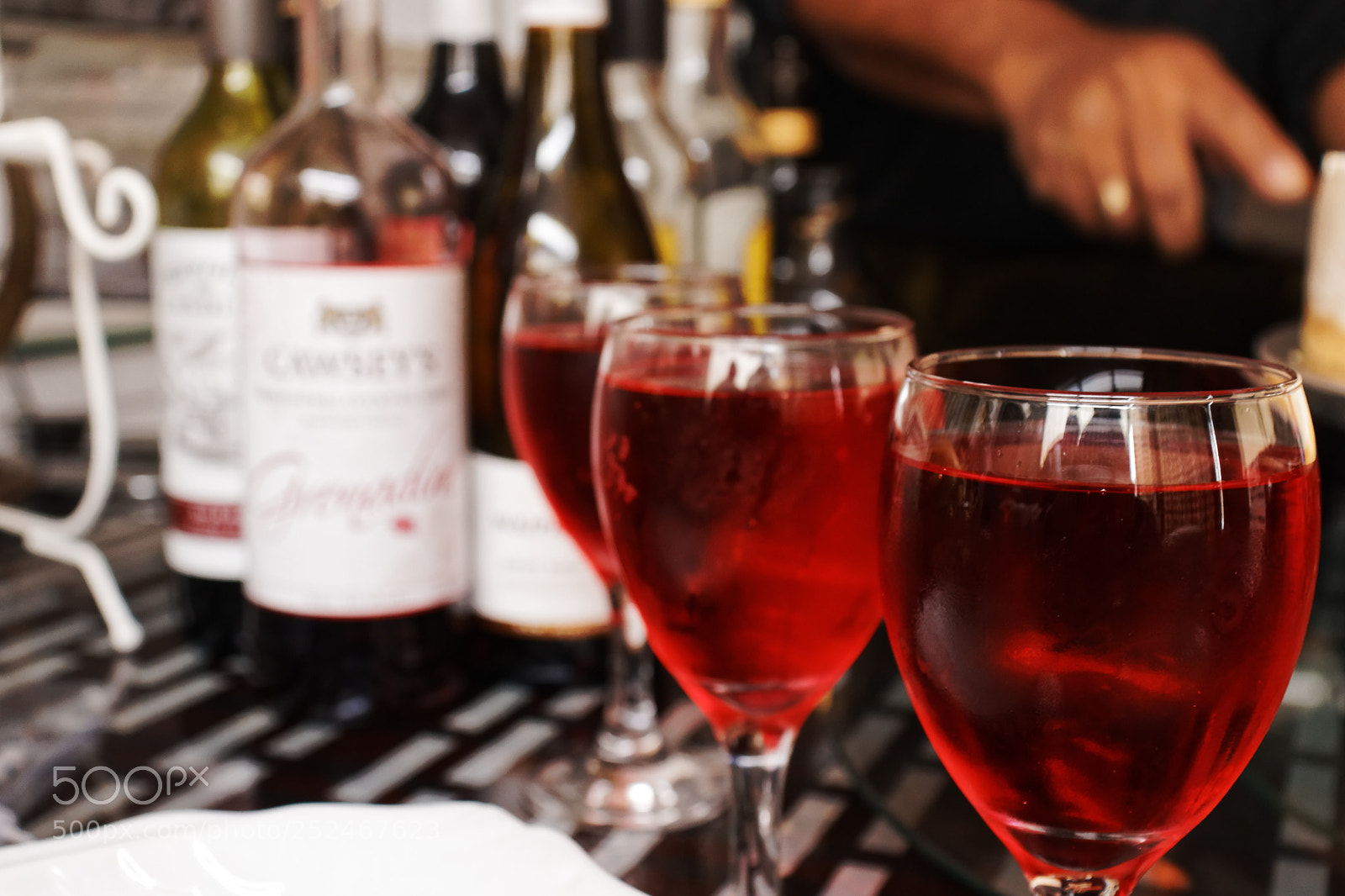 Canon EOS 800D (EOS Rebel T7i / EOS Kiss X9i) sample photo. Celebration drinks photography