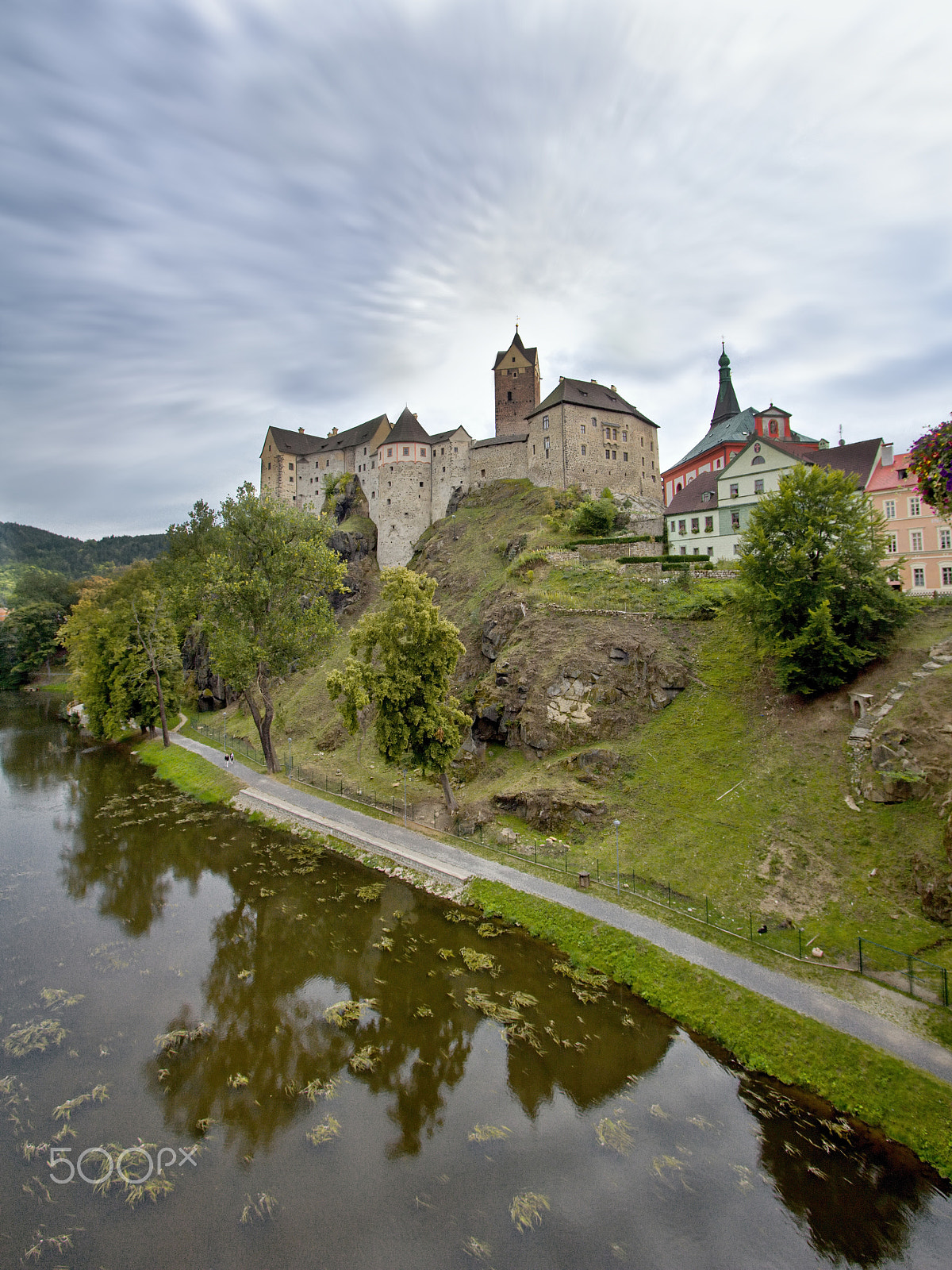 Canon EF-S 10-22mm F3.5-4.5 USM sample photo. Loket castle photography