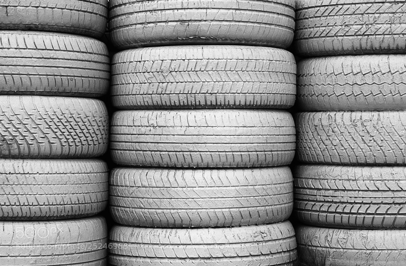 Canon EOS 400D (EOS Digital Rebel XTi / EOS Kiss Digital X) sample photo. Tire stacking photography