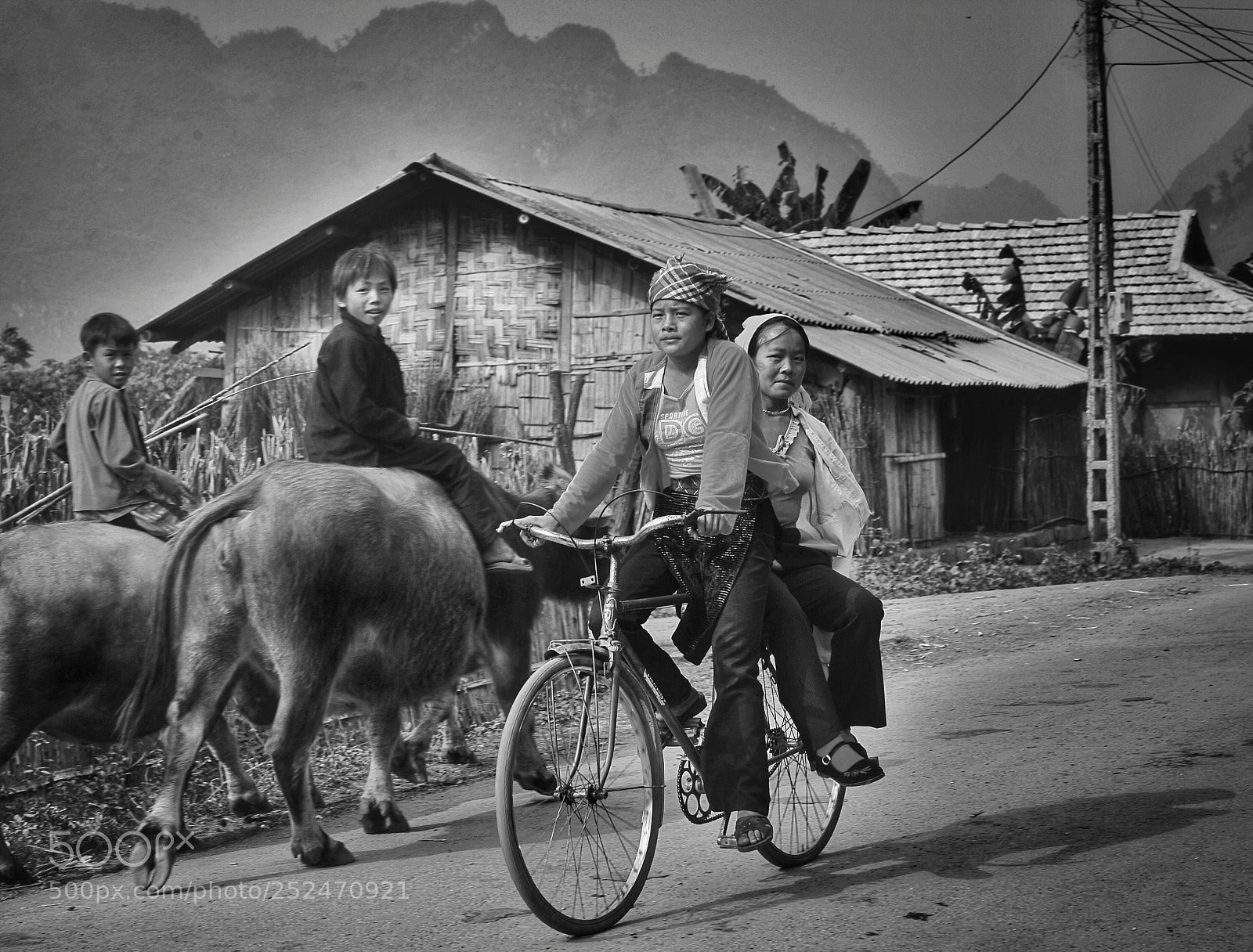 Canon EOS 5D sample photo. Old photography