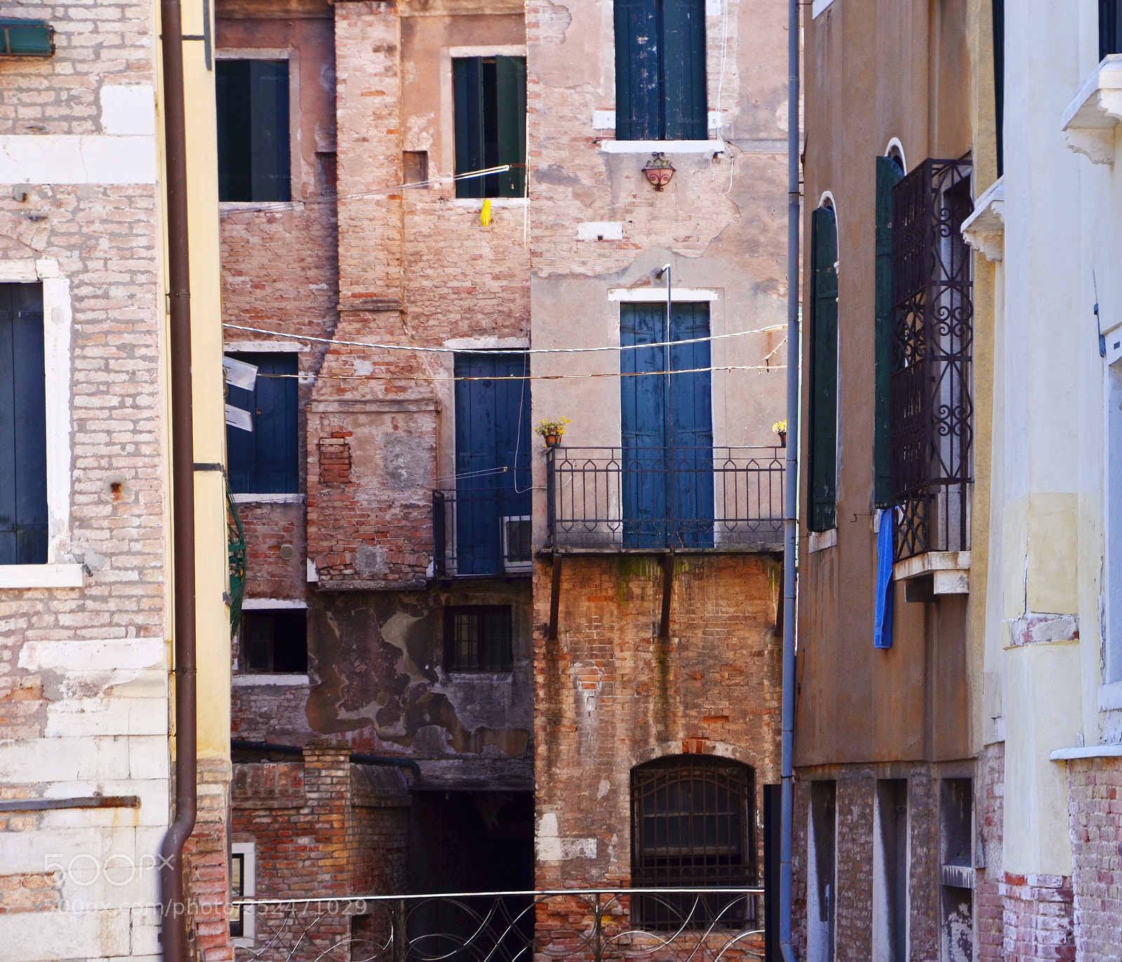 Nikon D5100 sample photo. No space photography