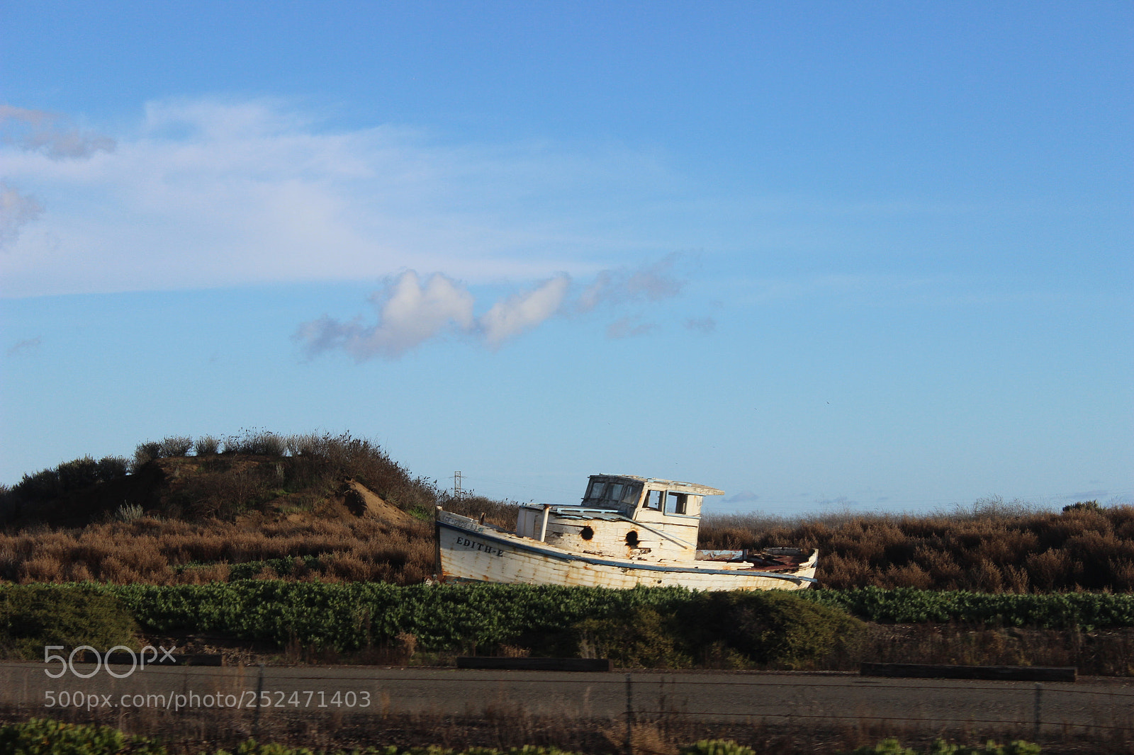 Canon EOS 600D (Rebel EOS T3i / EOS Kiss X5) sample photo. Beached photography