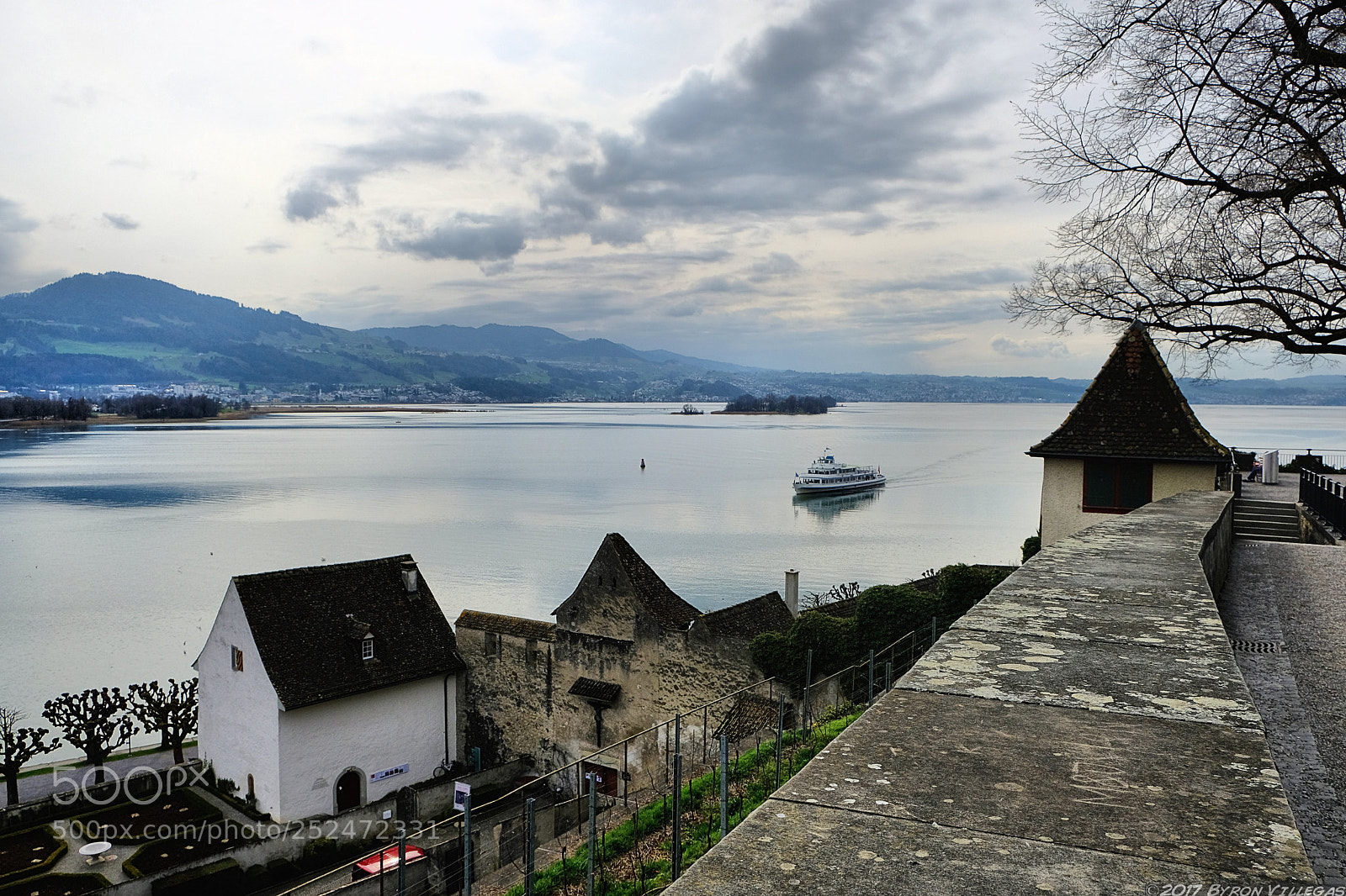 Fujifilm X-T20 sample photo. Lake zurich at schloss photography