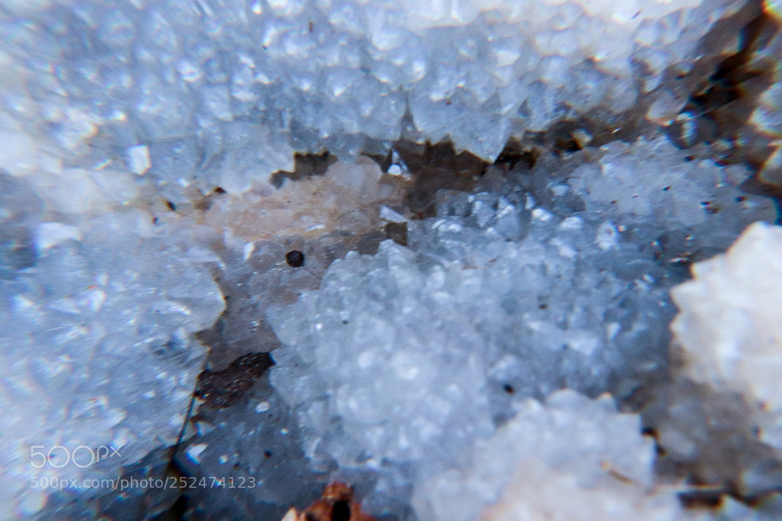 Canon EOS 200D (EOS Rebel SL2 / EOS Kiss X9) sample photo. Iced geode photography