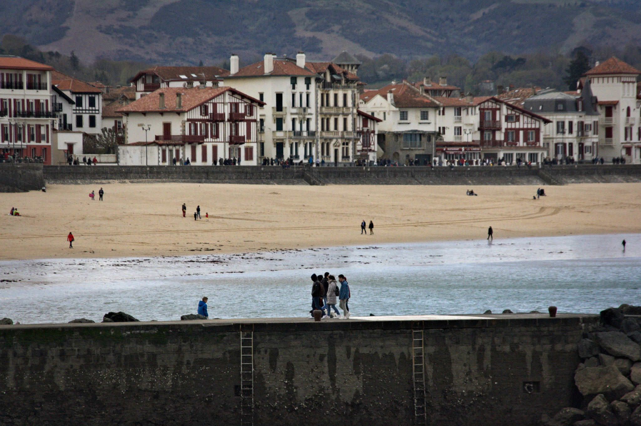 Sigma 18-200mm f/3.5-6.3 DC OS sample photo. Saint-jean-de-luz photography