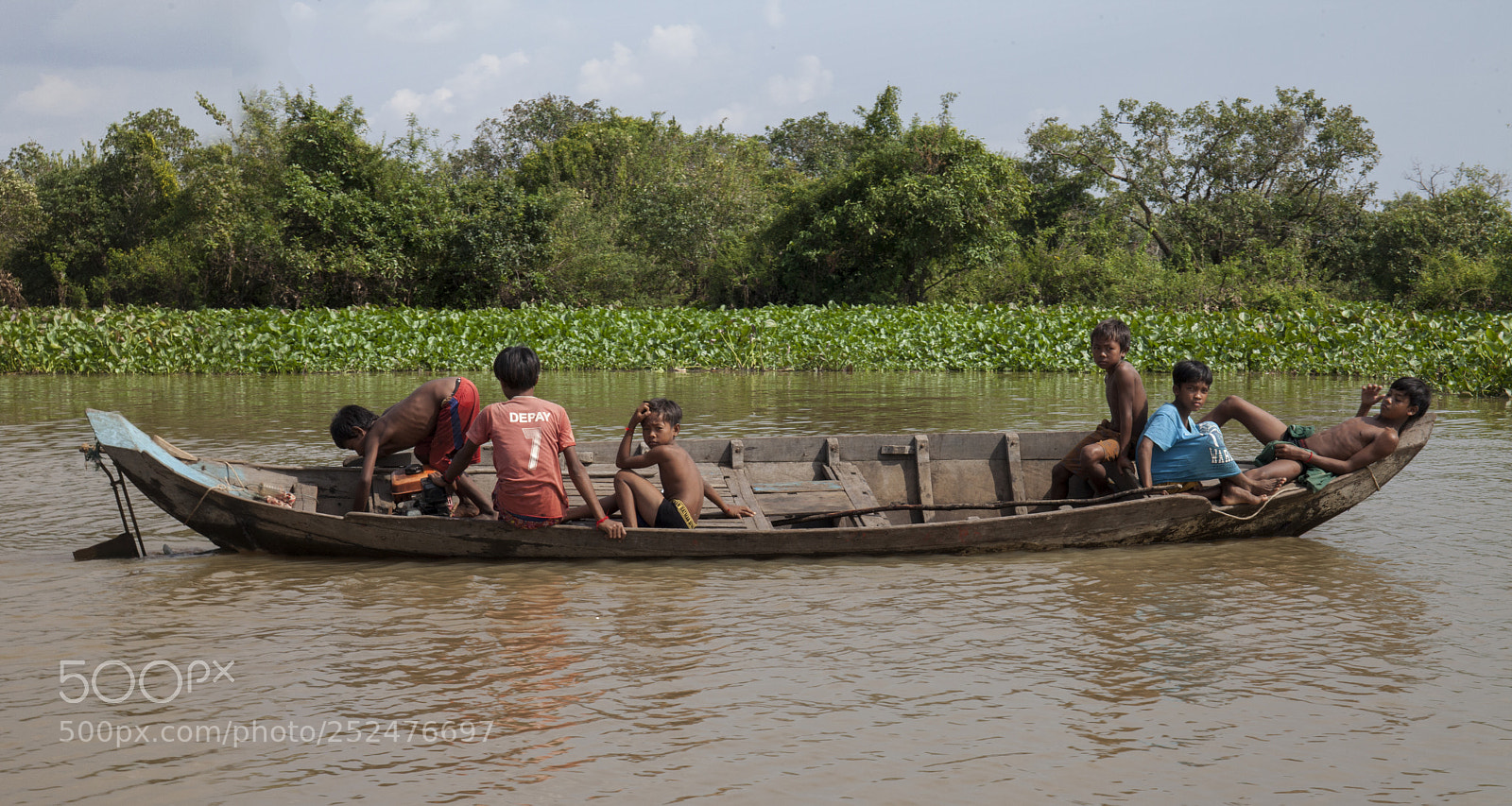 Canon EOS 5D Mark II sample photo. Cambodian kids on a photography