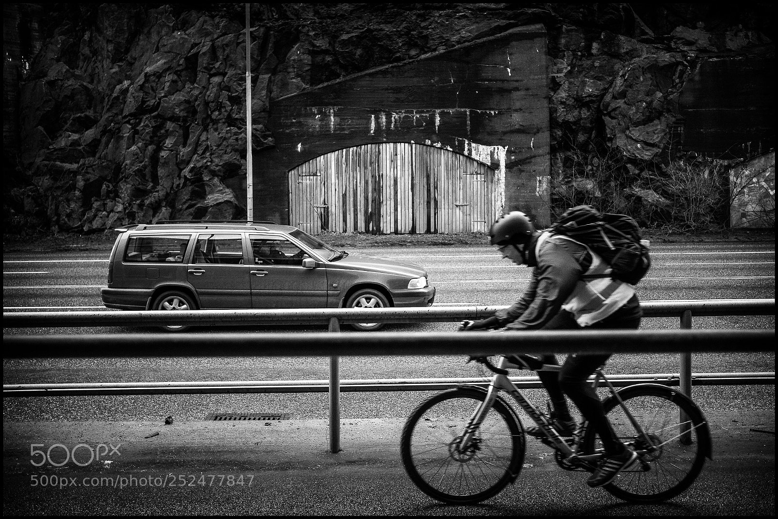 Fujifilm X-T20 sample photo. Commuters  photography