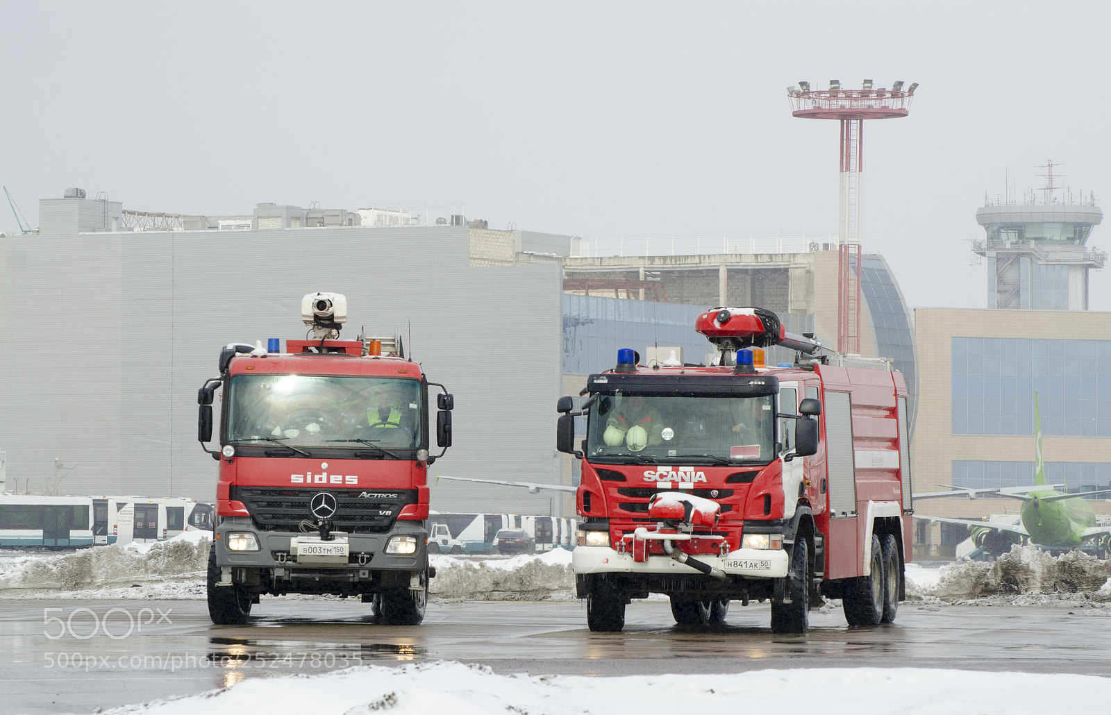Nikon D7000 sample photo. Airport technicians photography