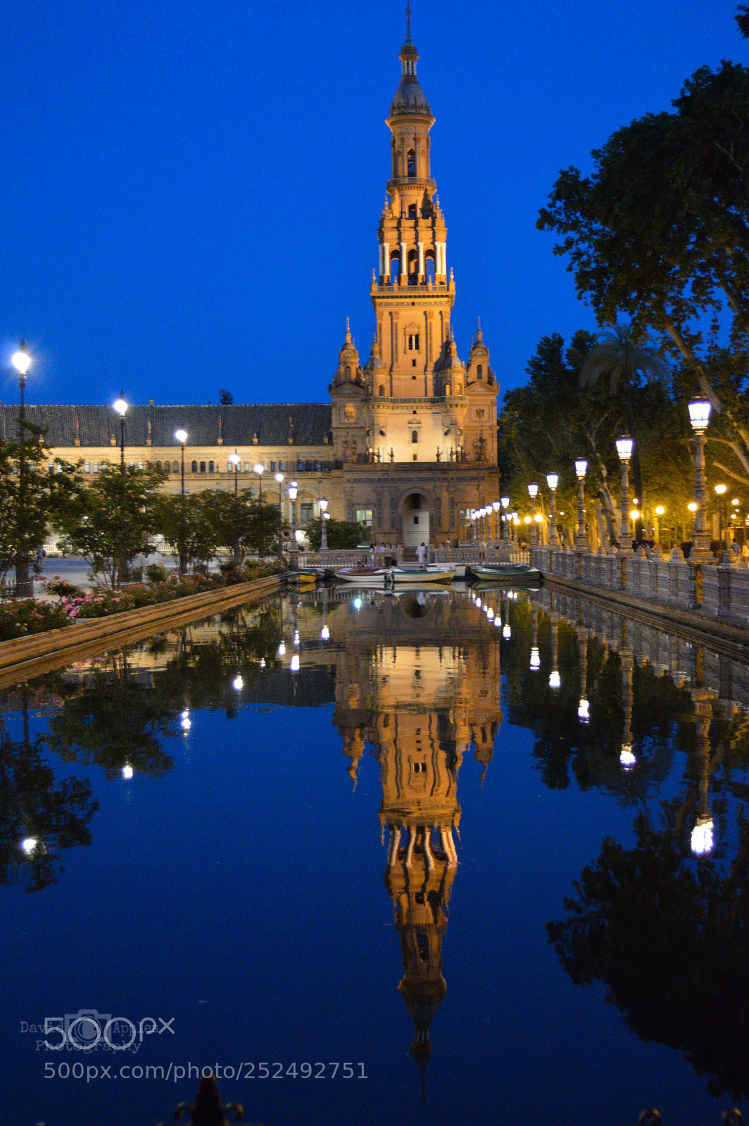 Nikon D3200 sample photo. Sevilla reflections photography