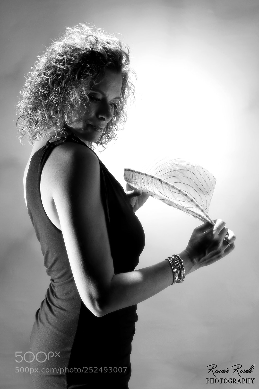 Canon EOS 70D sample photo. Sonia black & white photography