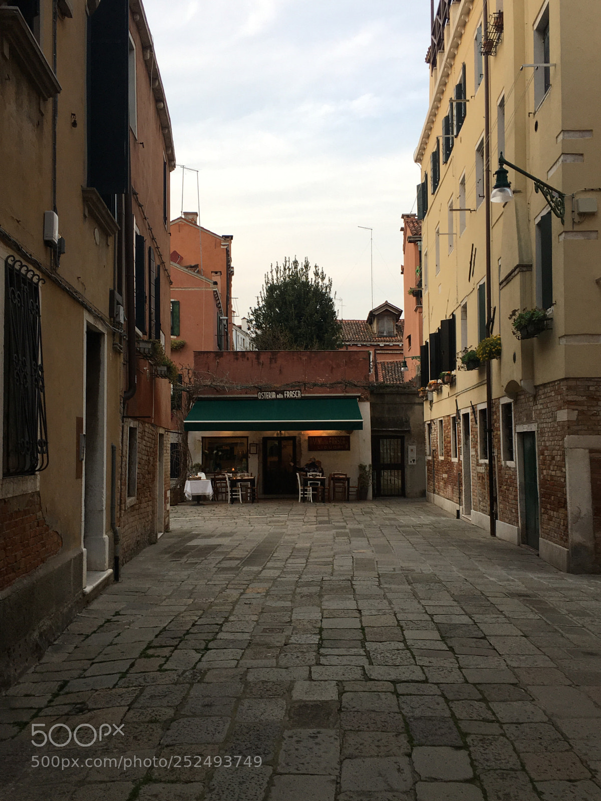 Apple iPhone 6s sample photo. First dinner in italy photography