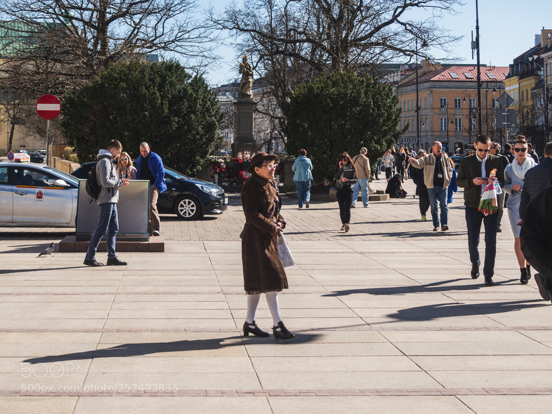 Olympus OM-D E-M10 III sample photo. People of warsaw photography