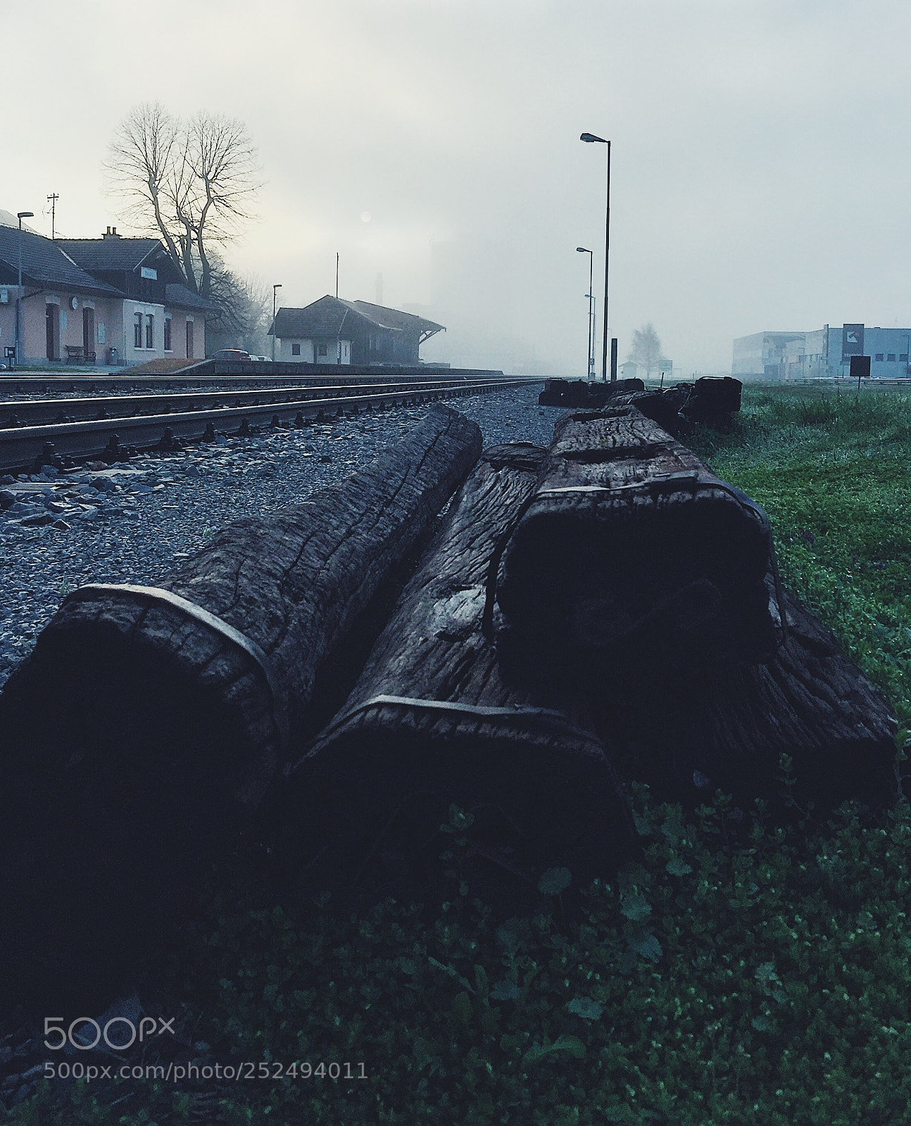 Apple iPhone 6 Plus sample photo. Waiting for the train photography