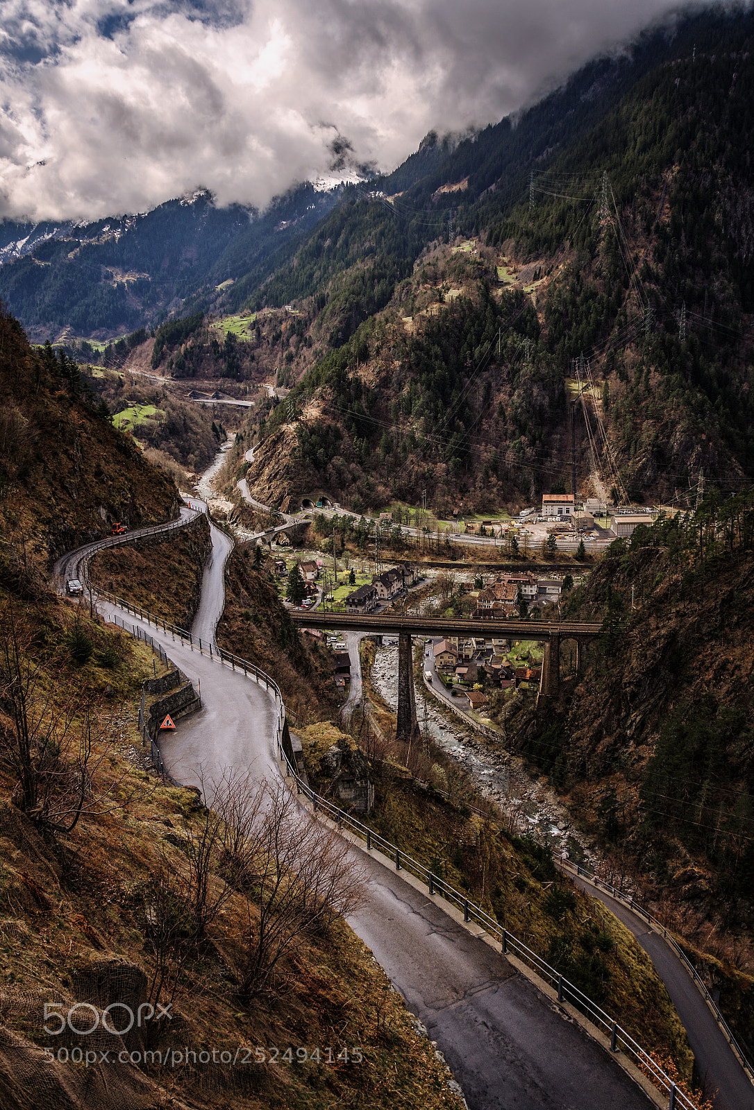 Nikon D7000 sample photo. Curvy road photography