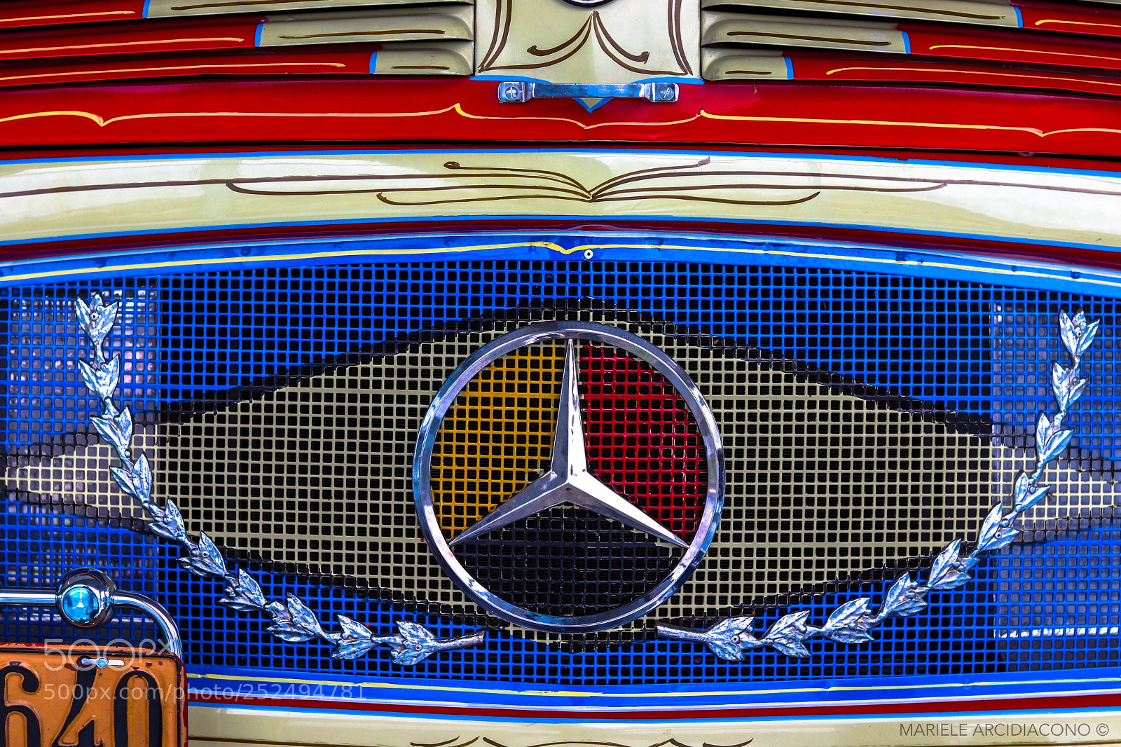 Canon EOS 200D (EOS Rebel SL2 / EOS Kiss X9) sample photo. Mercedes-benz logo photography