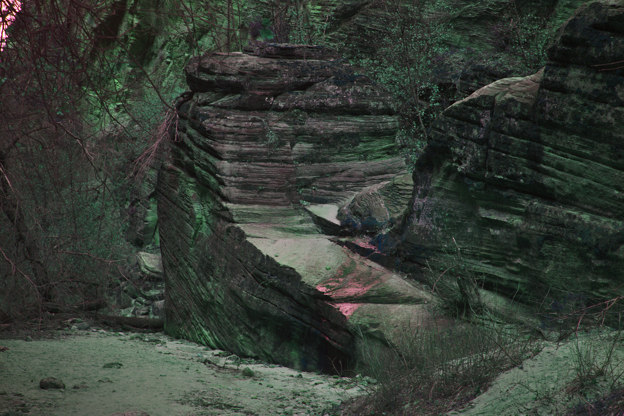 Canon EOS 550D (EOS Rebel T2i / EOS Kiss X4) sample photo. Battleship rock photography
