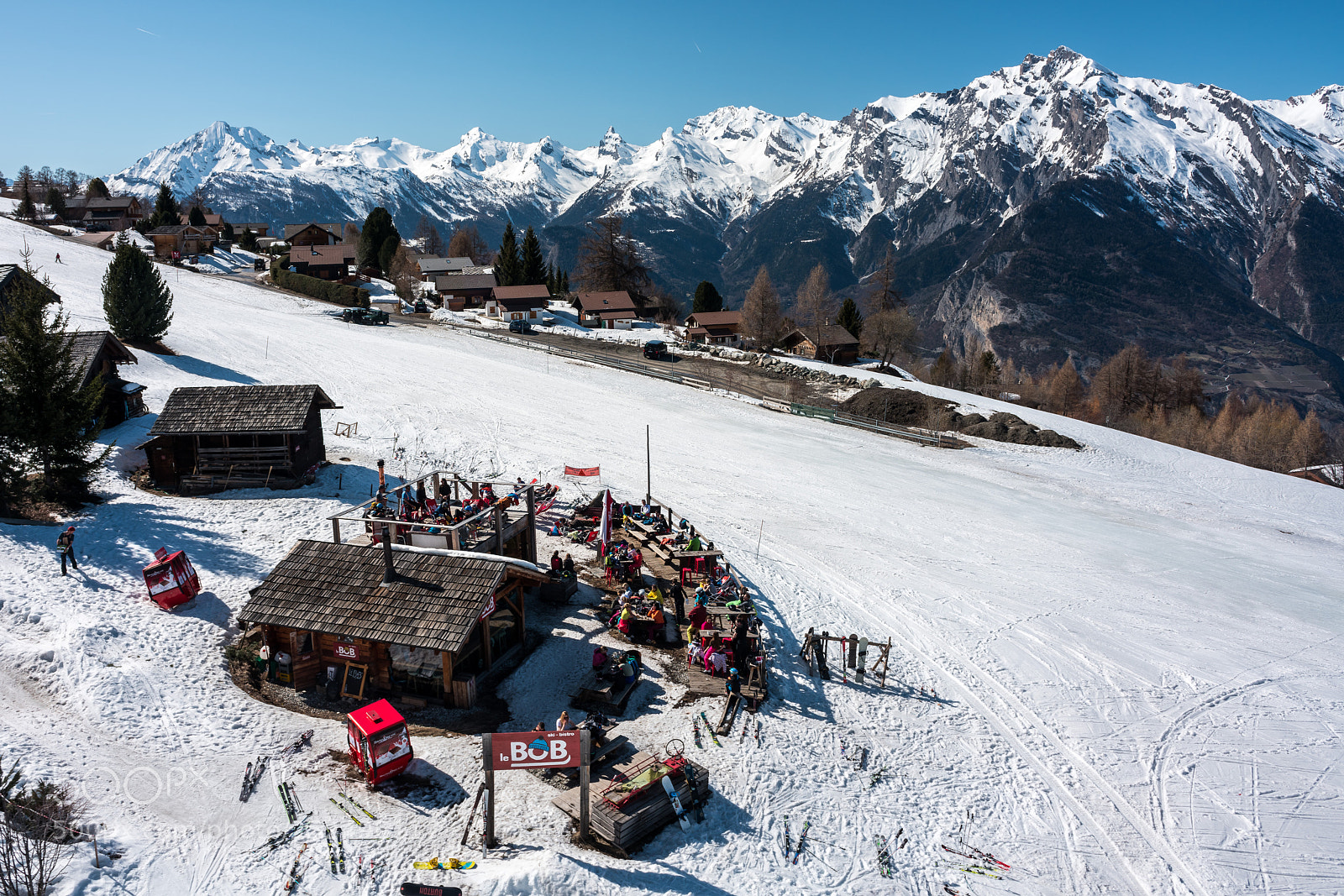 Nikon D850 sample photo. Sun, fun & skiing photography