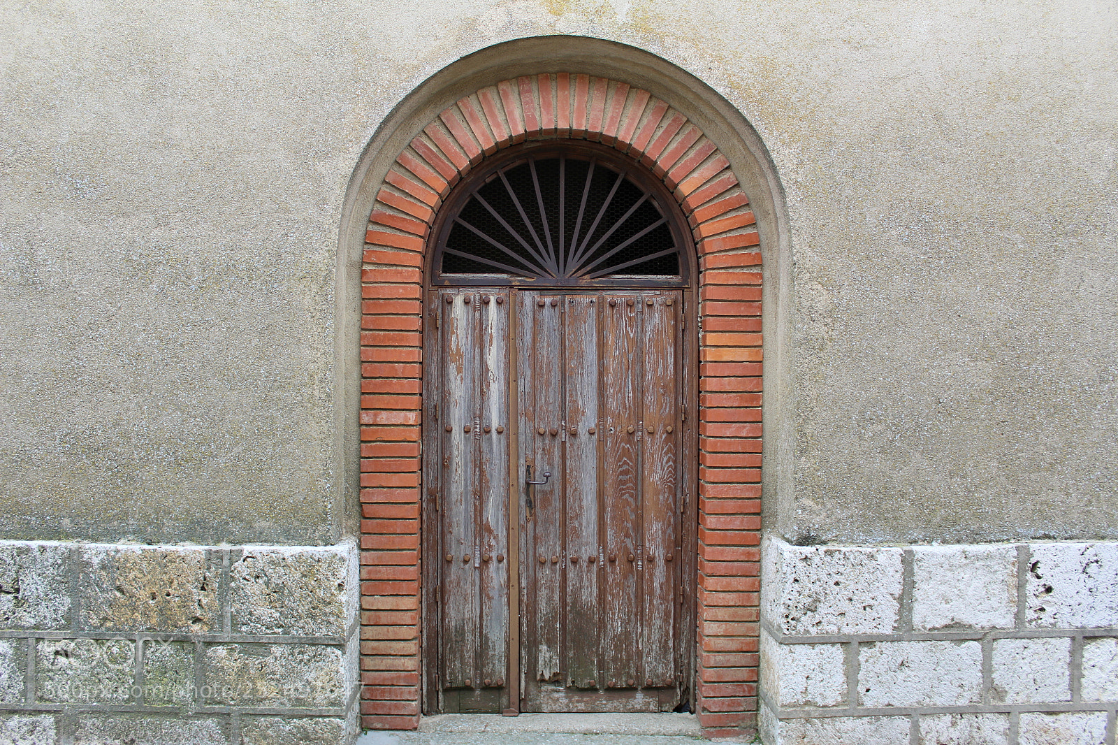 Canon EOS 1300D (EOS Rebel T6 / EOS Kiss X80) sample photo. Puerta arqueada photography