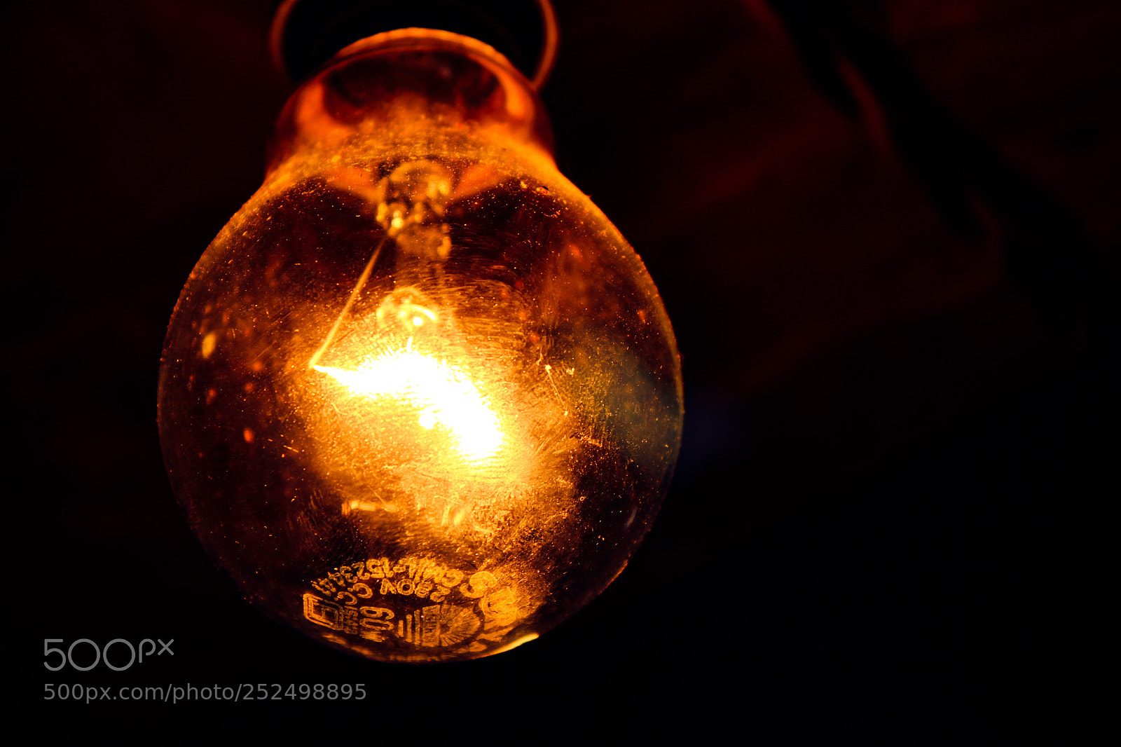 Canon EOS 700D (EOS Rebel T5i / EOS Kiss X7i) sample photo. Electric bulb photography