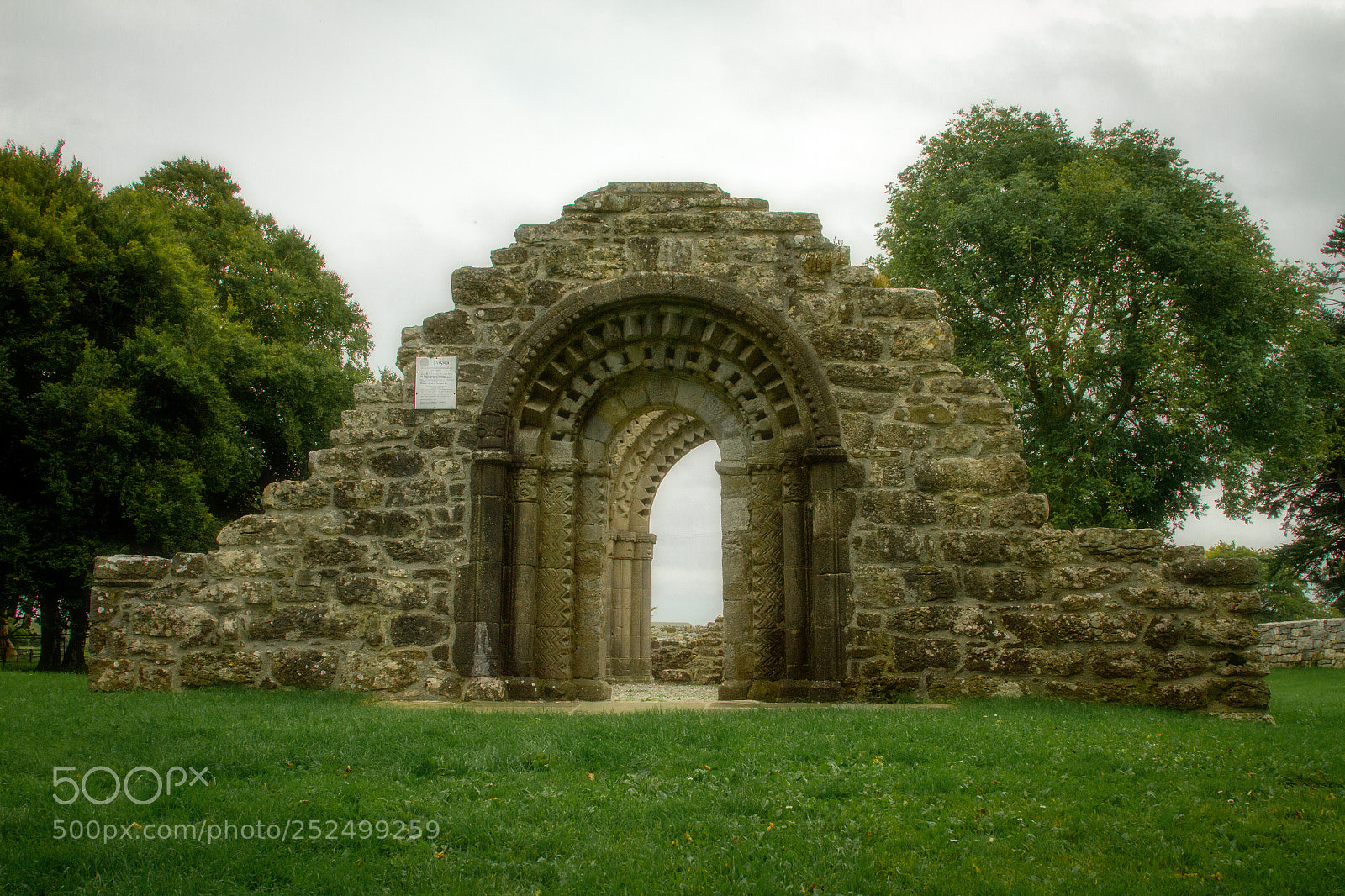 Canon EOS 7D sample photo. Clonmacnois nunnery photography