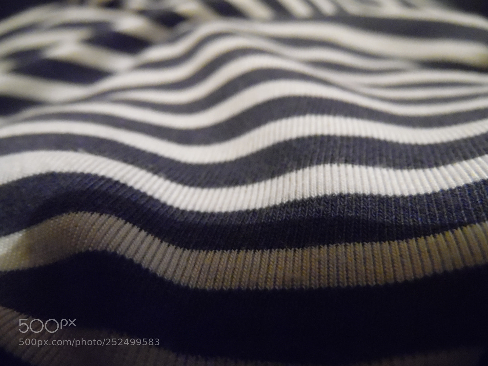 Samsung WB1100F/WB1101F/WB1102F sample photo. Lines photography