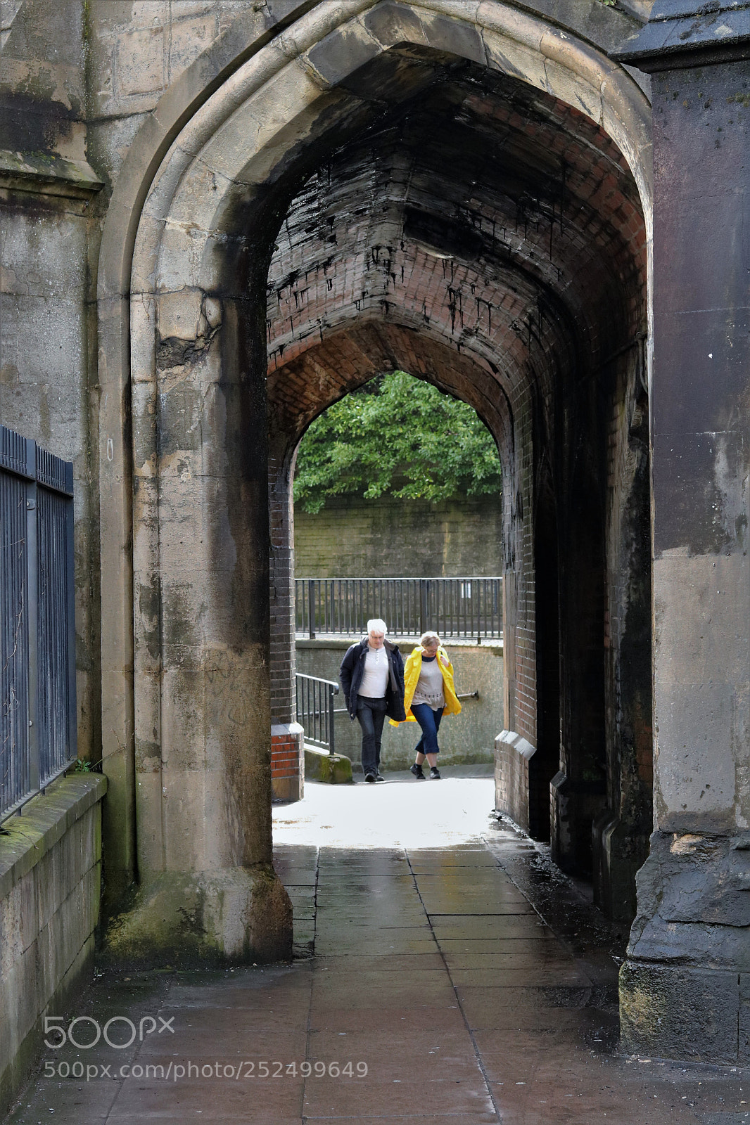 Canon EOS 750D (EOS Rebel T6i / EOS Kiss X8i) sample photo. Street life in bristol photography